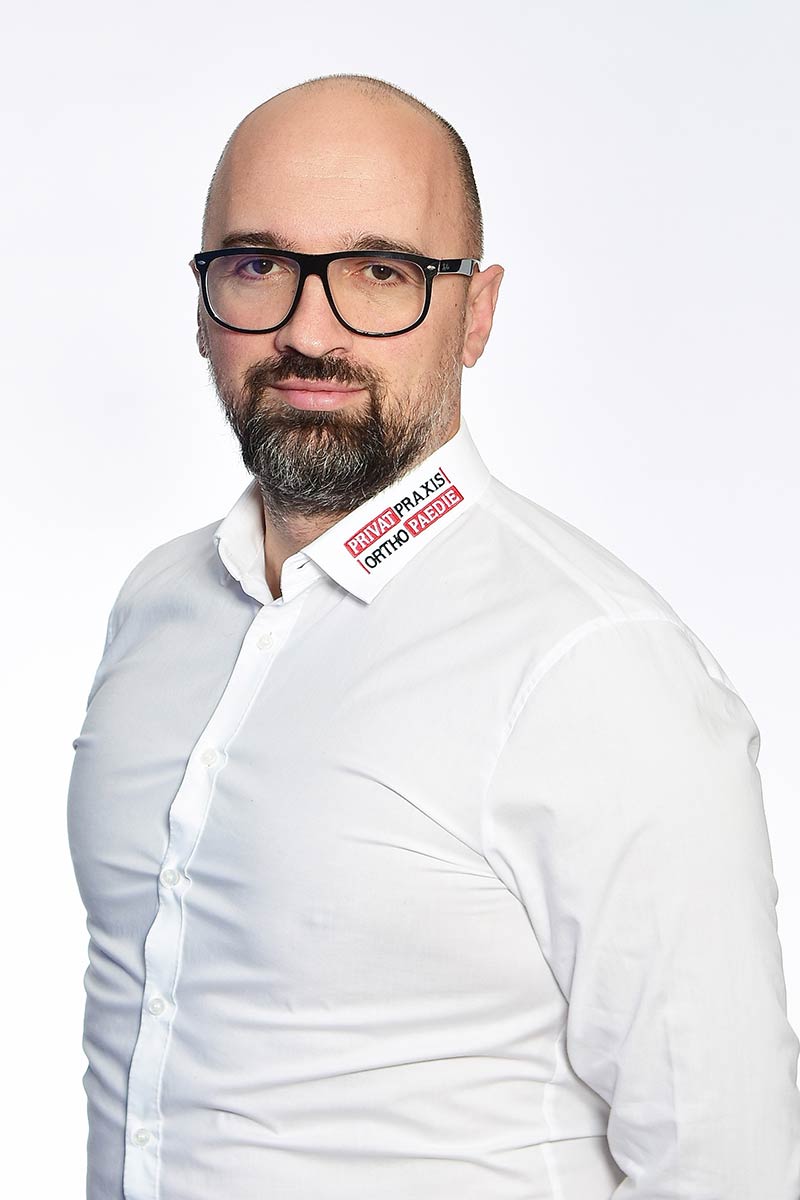 Porträtbild von Dr. A. Pulja